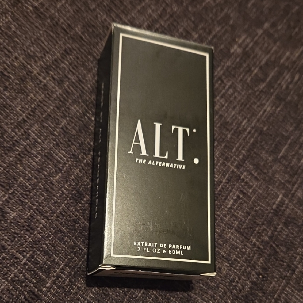 ALT. The Alternative Extrait De Parfum